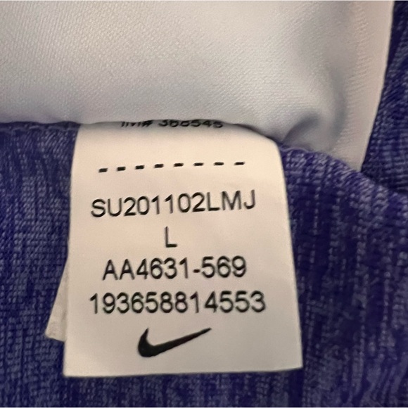 EUC Authentic Nike long sleeve women’s Dry Fit Running Top in a heathery purple - Picture 15 of 16